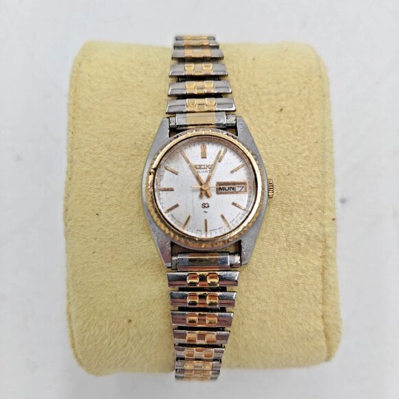 Seiko Accessories - VTG Seiko SQ Watch Women 25mm White Dial Two Tone Daydate Round 8523-0059 NewBat